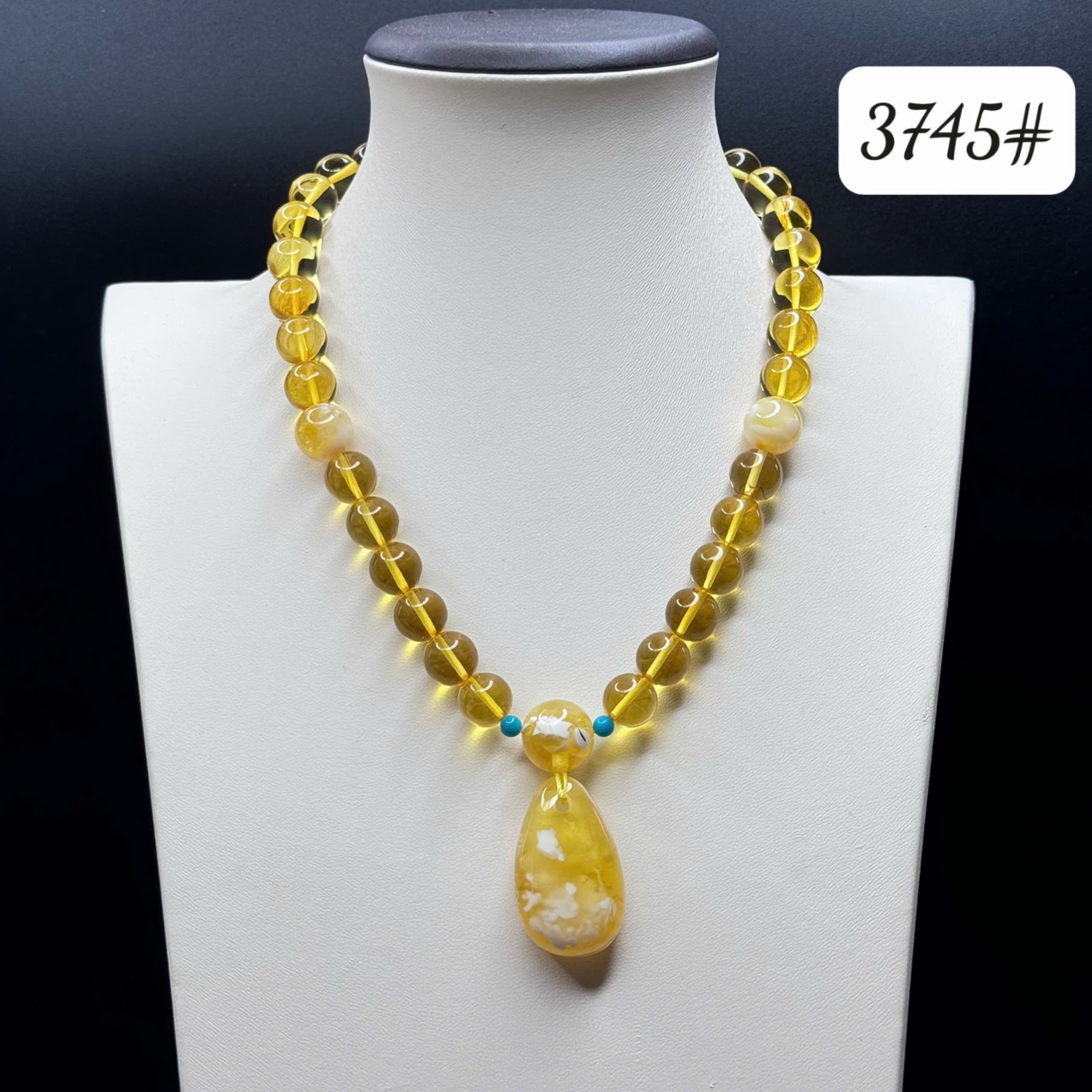 Dây chuyền choker vàng trong 3745