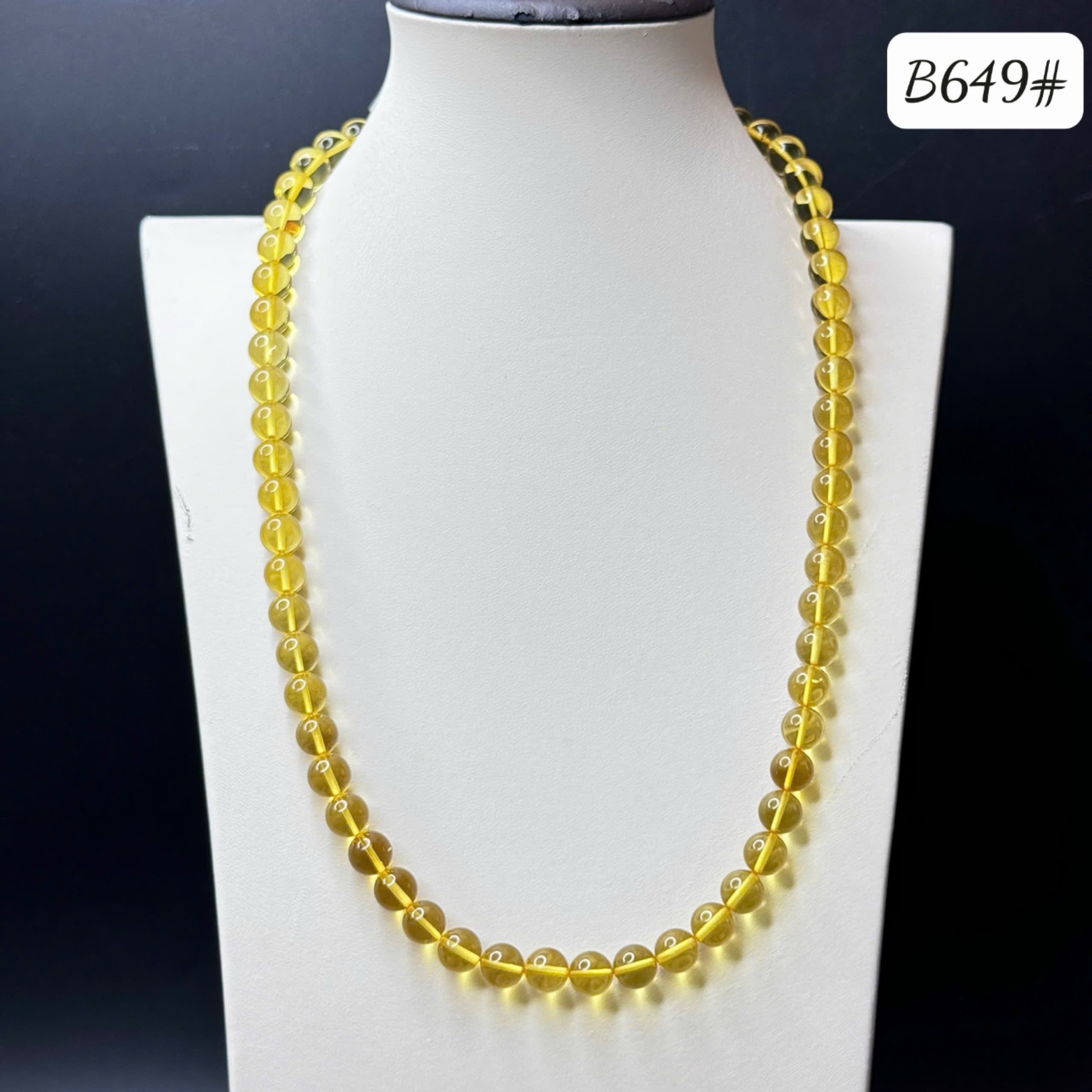 Dây chuyền vàng trong B649