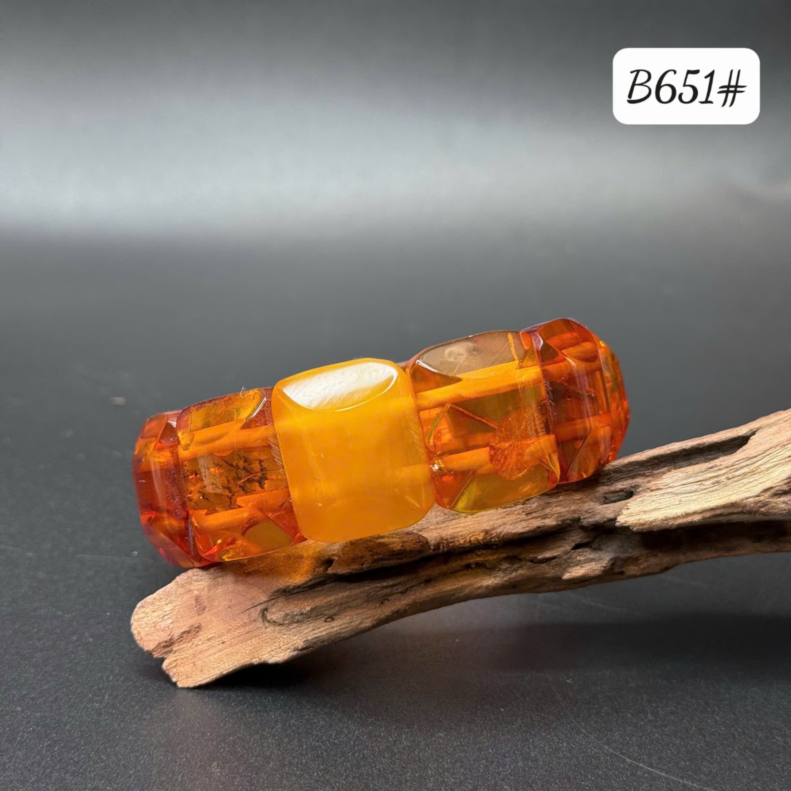 Lắc tay bản màu B651