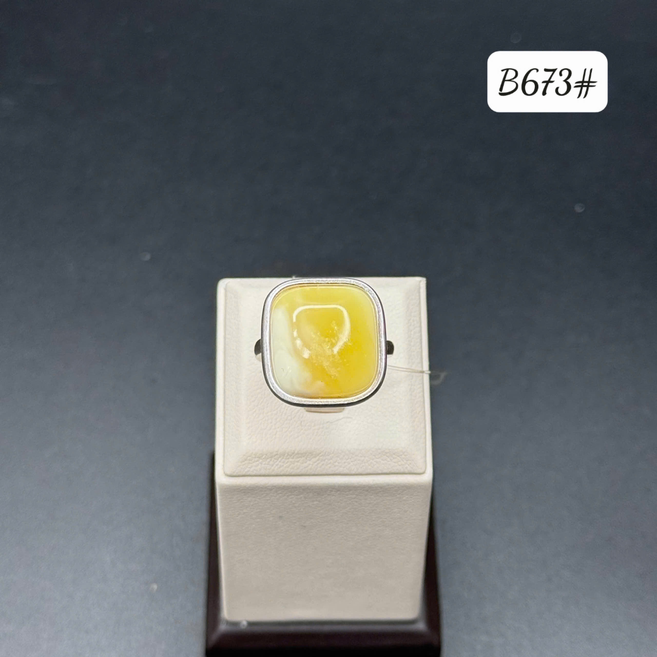Nhẫn tứ phương B673