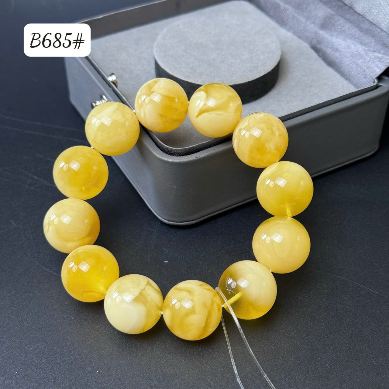 Lắc tay hoàng gia B685