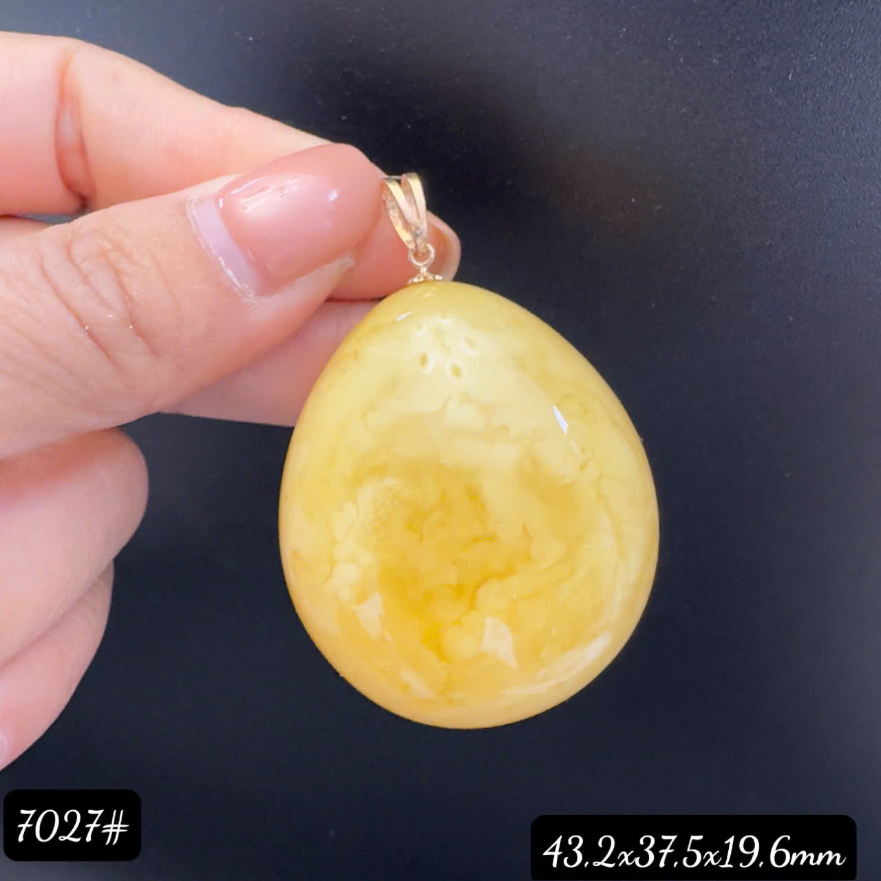 Mặt dây hoàng gia chốt vàng 7027