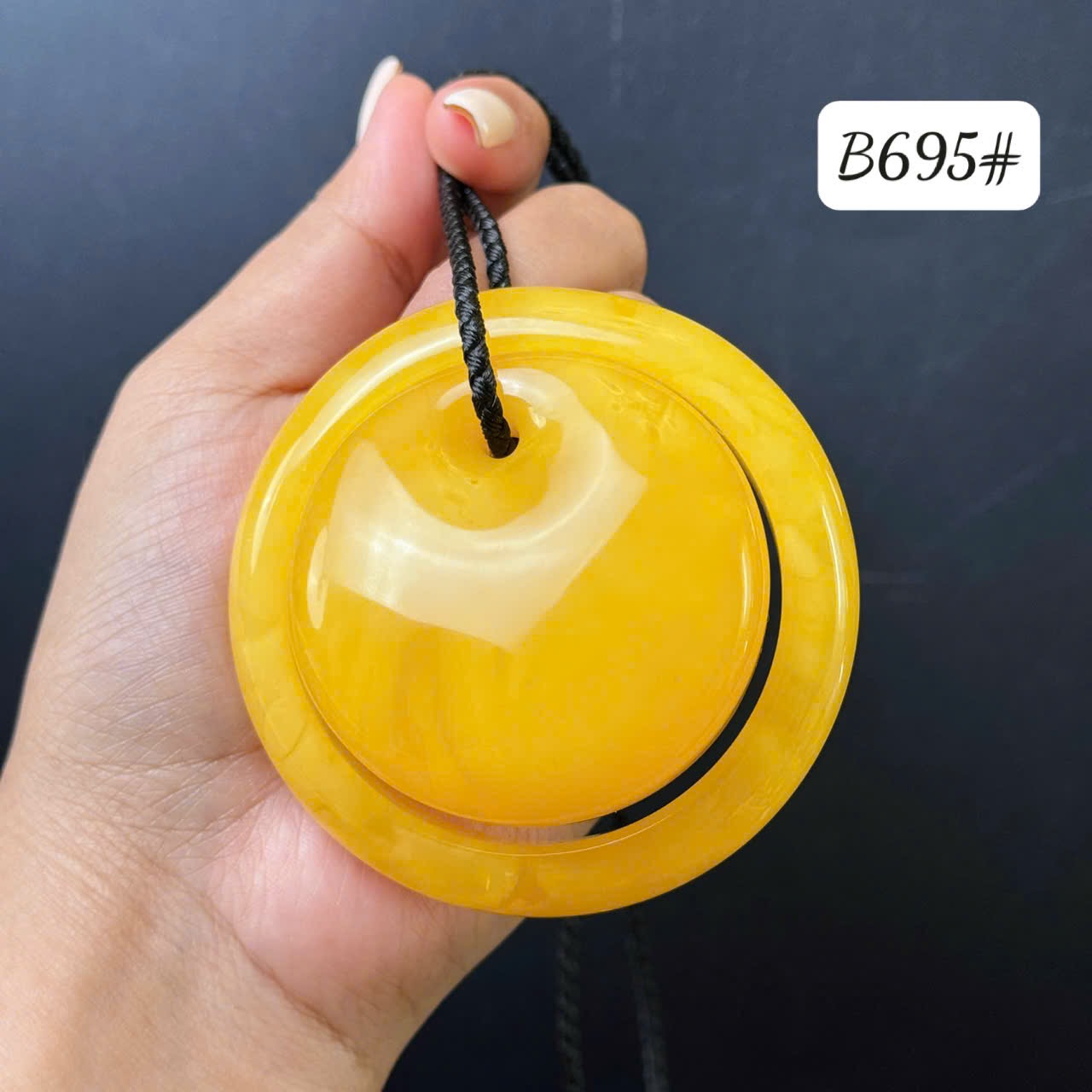 Mặt dây nguyên khối B695