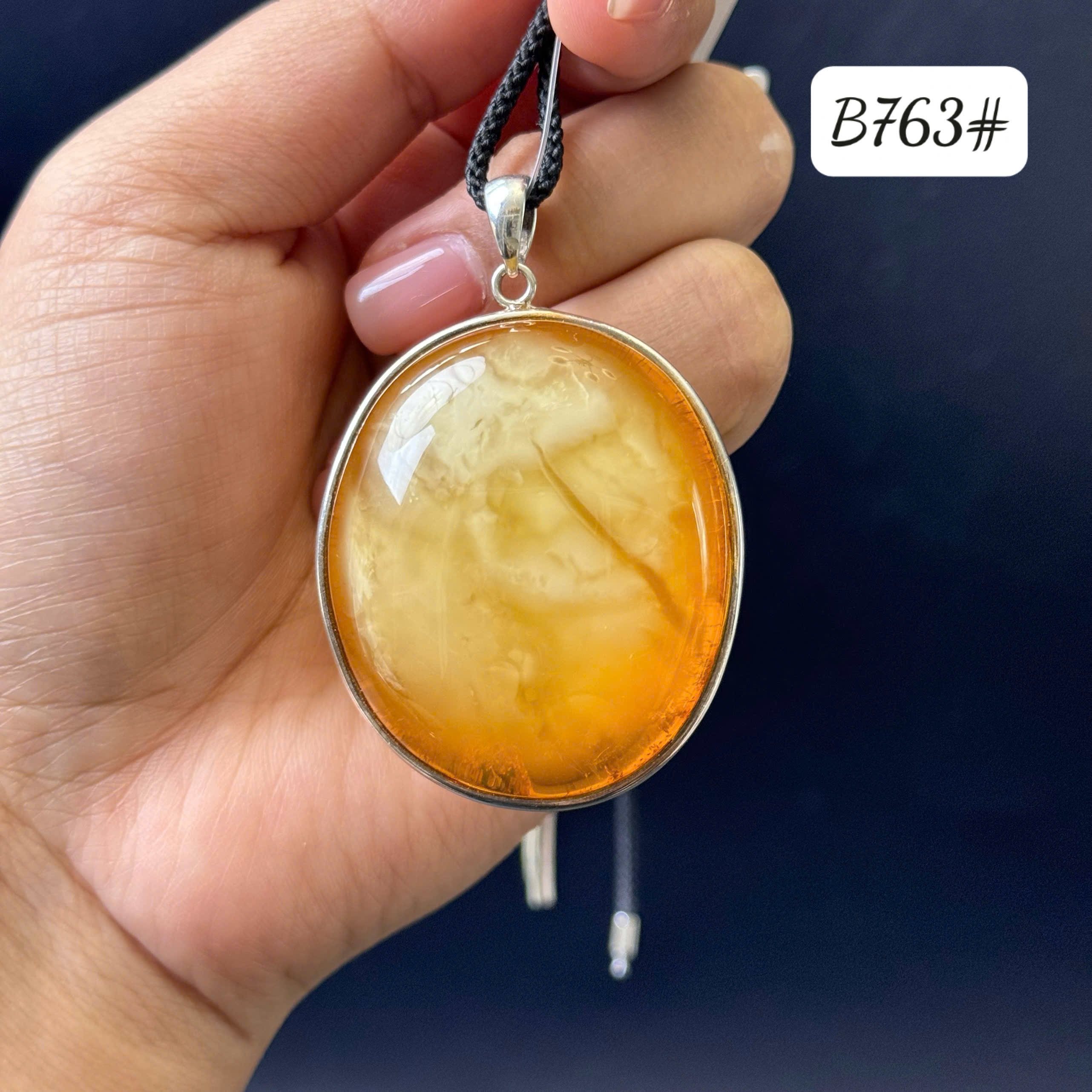 Mặt dây mật sữa b763