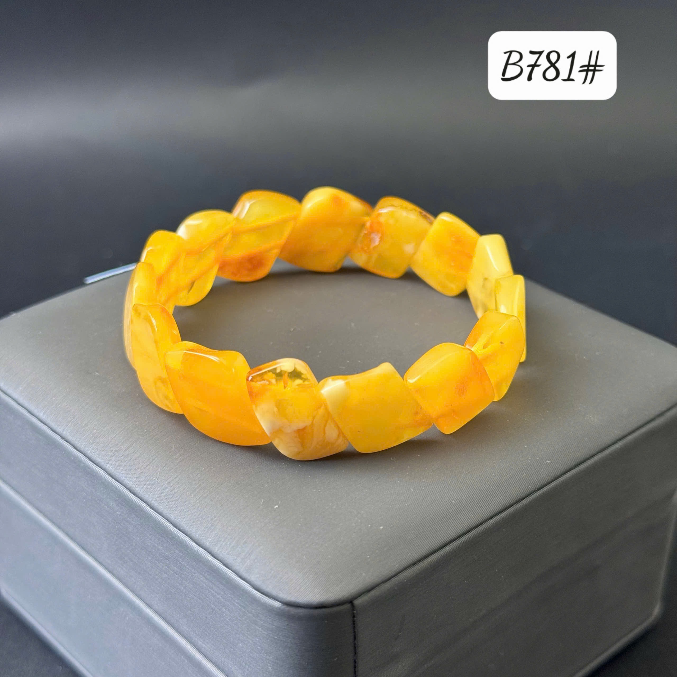 Lắc tay bản mật B781