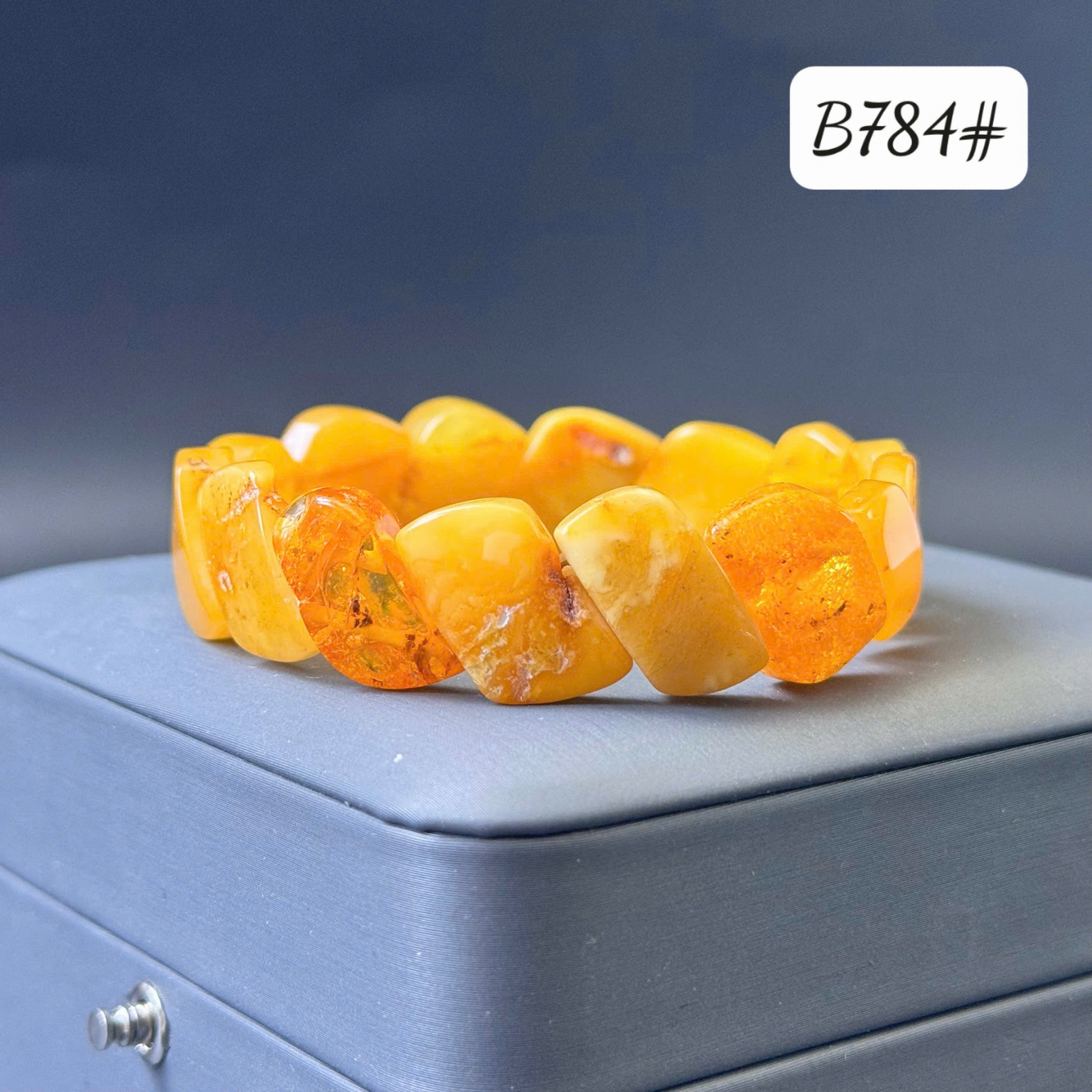 Lắc tay mật bản B784