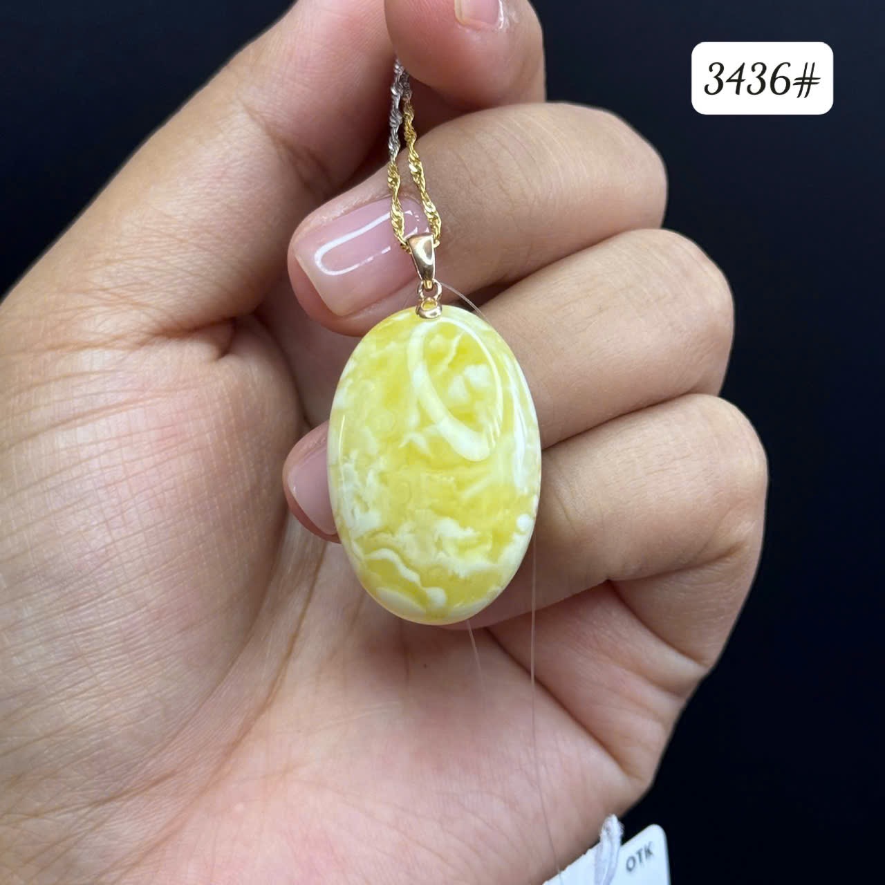 Mặt dây oval sữa 3436