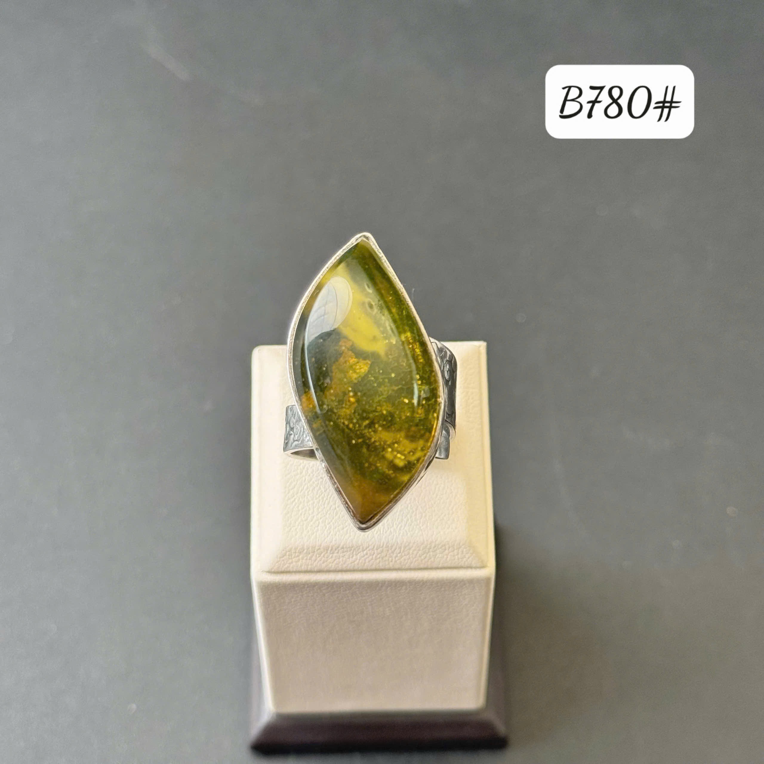 Nhẫn hình lá xanh B780