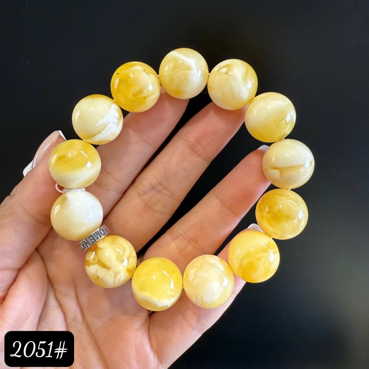 Lắc tay hoàng gia 2051