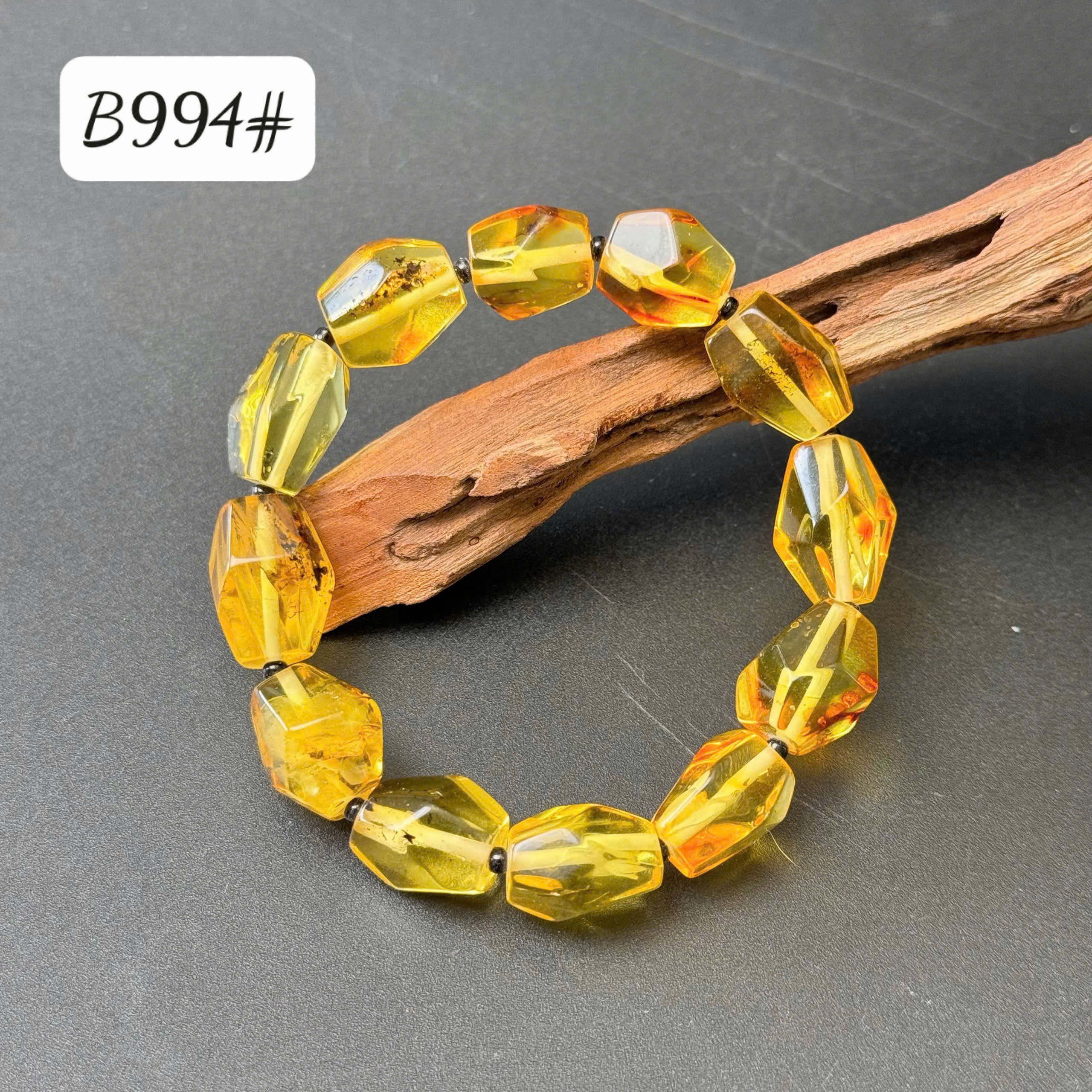 Lắc tay cắt giác B994