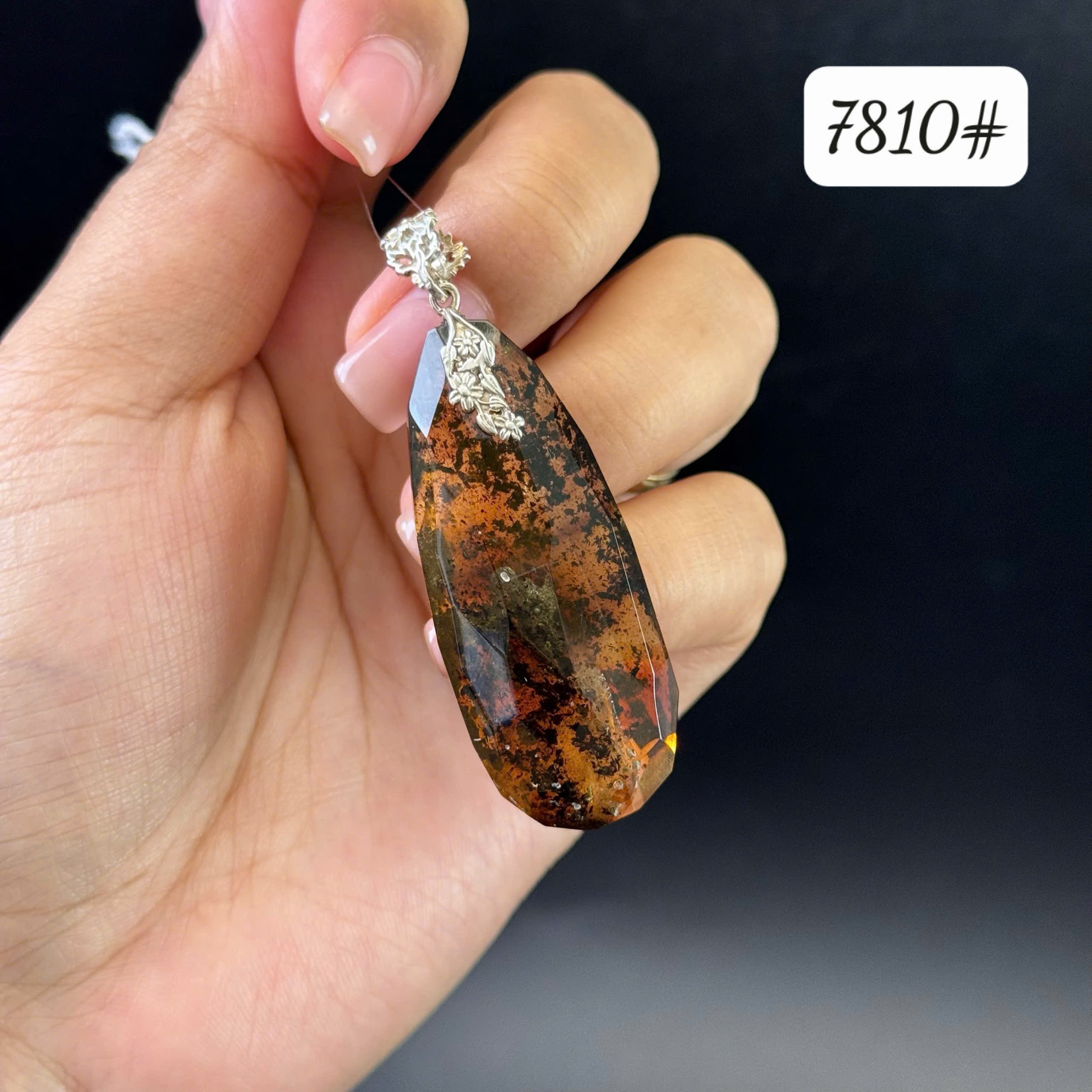Mặt dây rêu cắt giác 7810