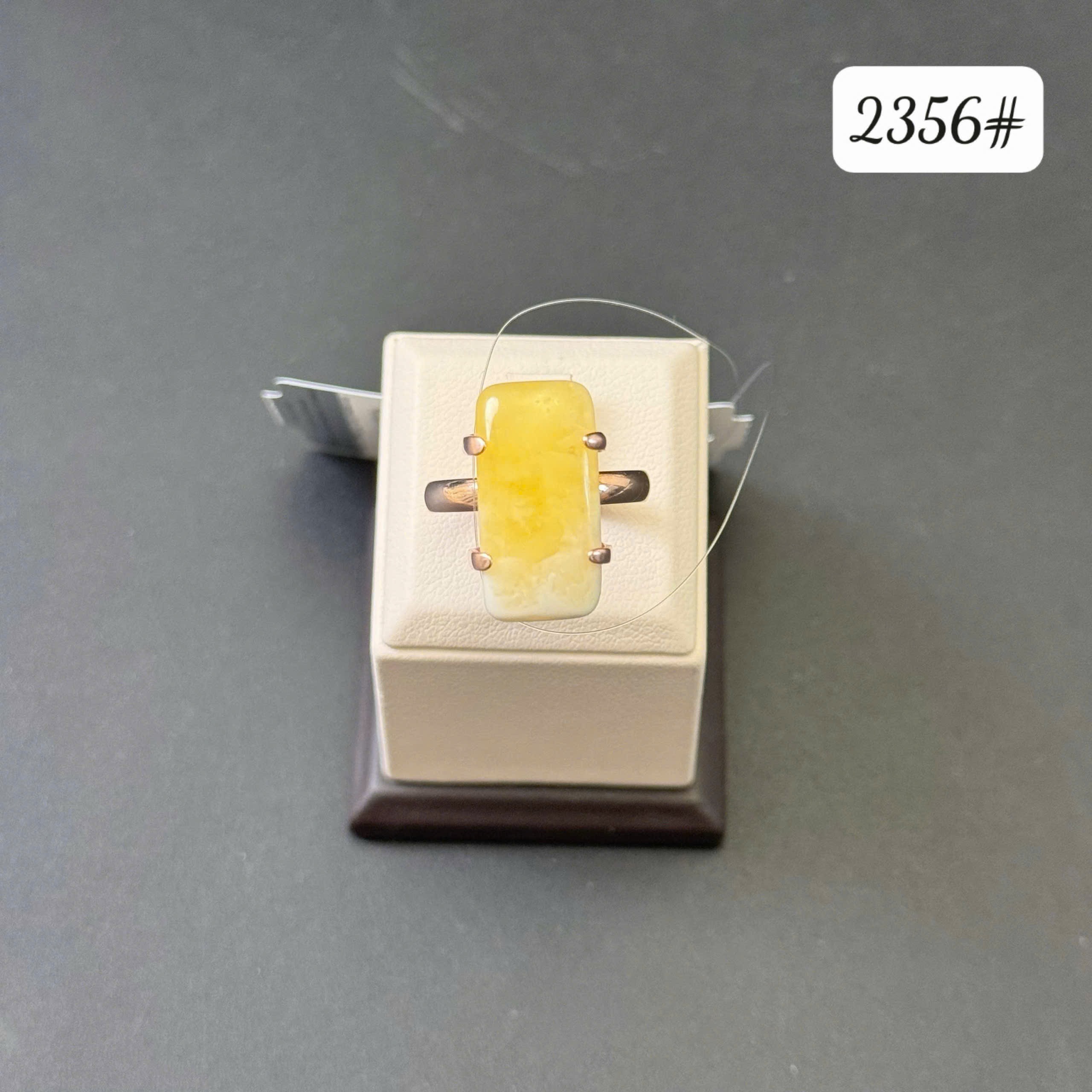 Nhẫn hoàng gia 2356