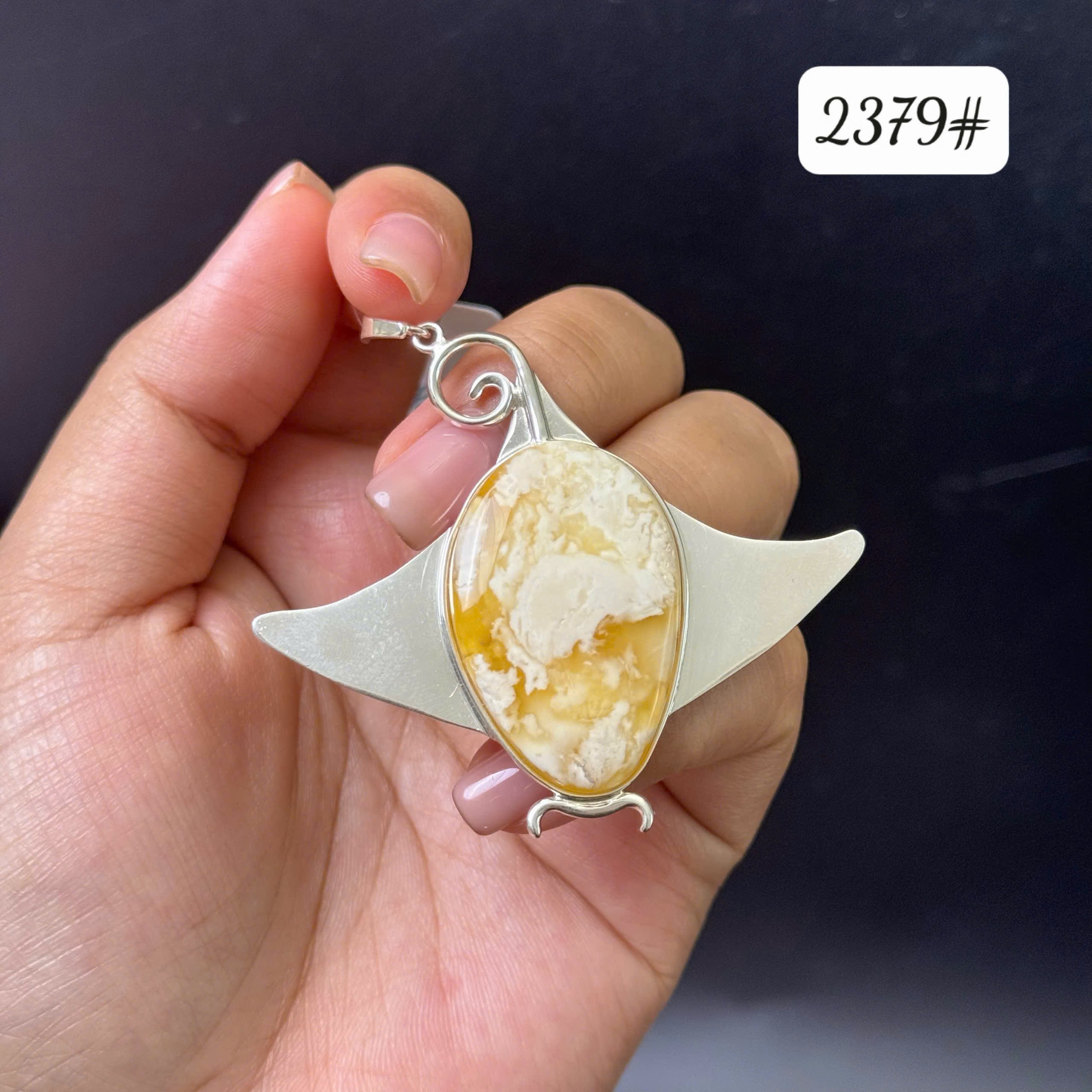 Mặt dây cá đuối 2379