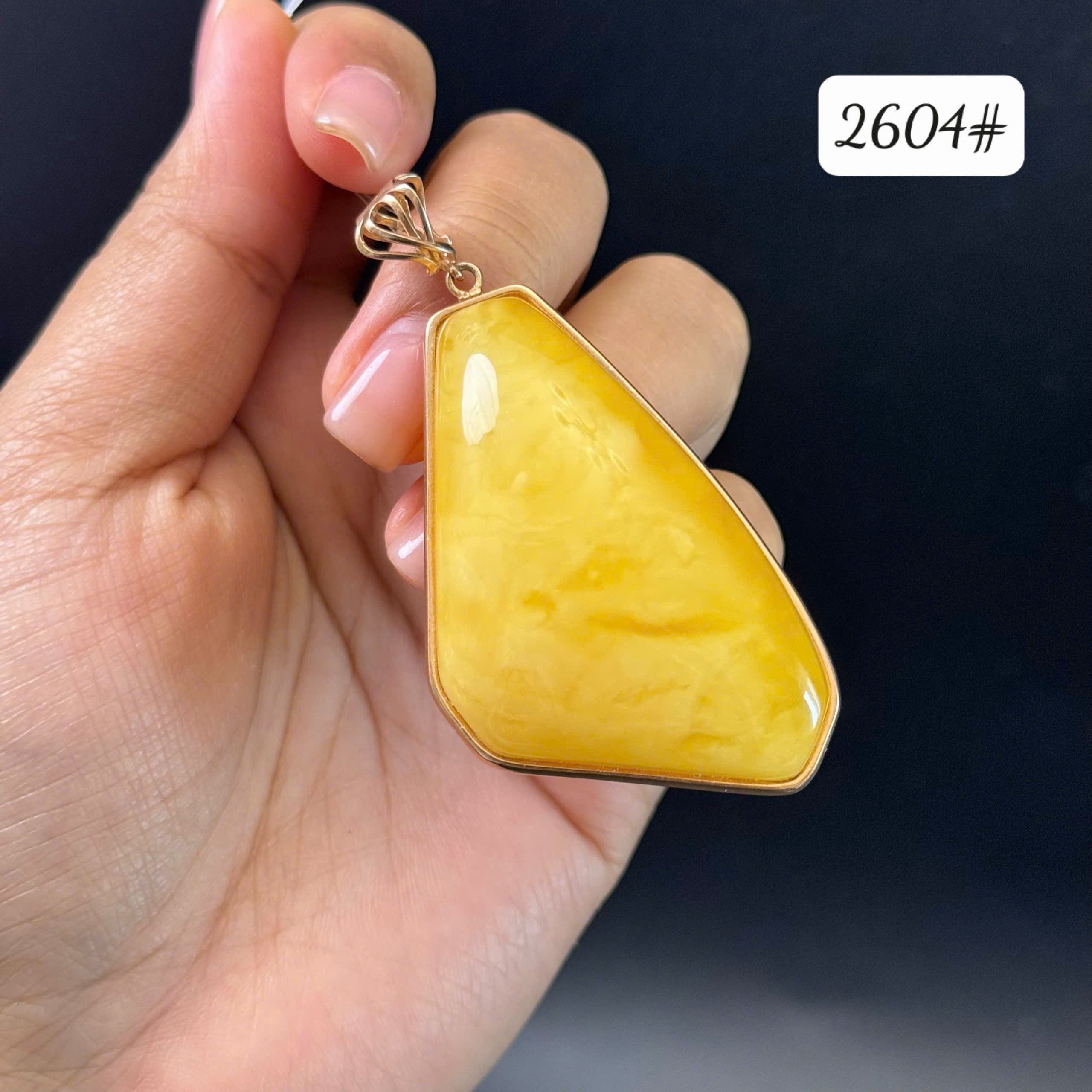 Mặt dây vàng bơ 2604