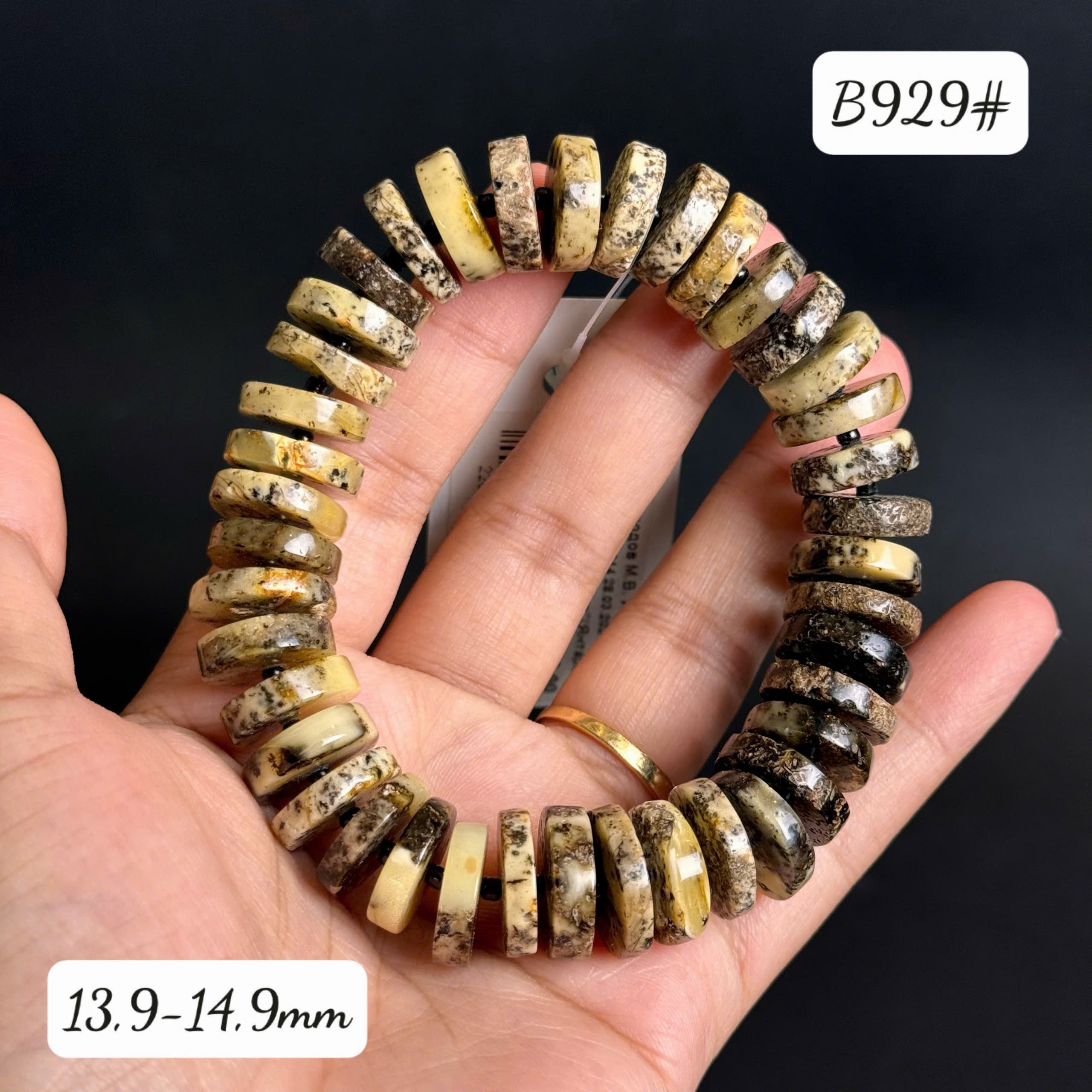 Lắc tay rêu mộc B929