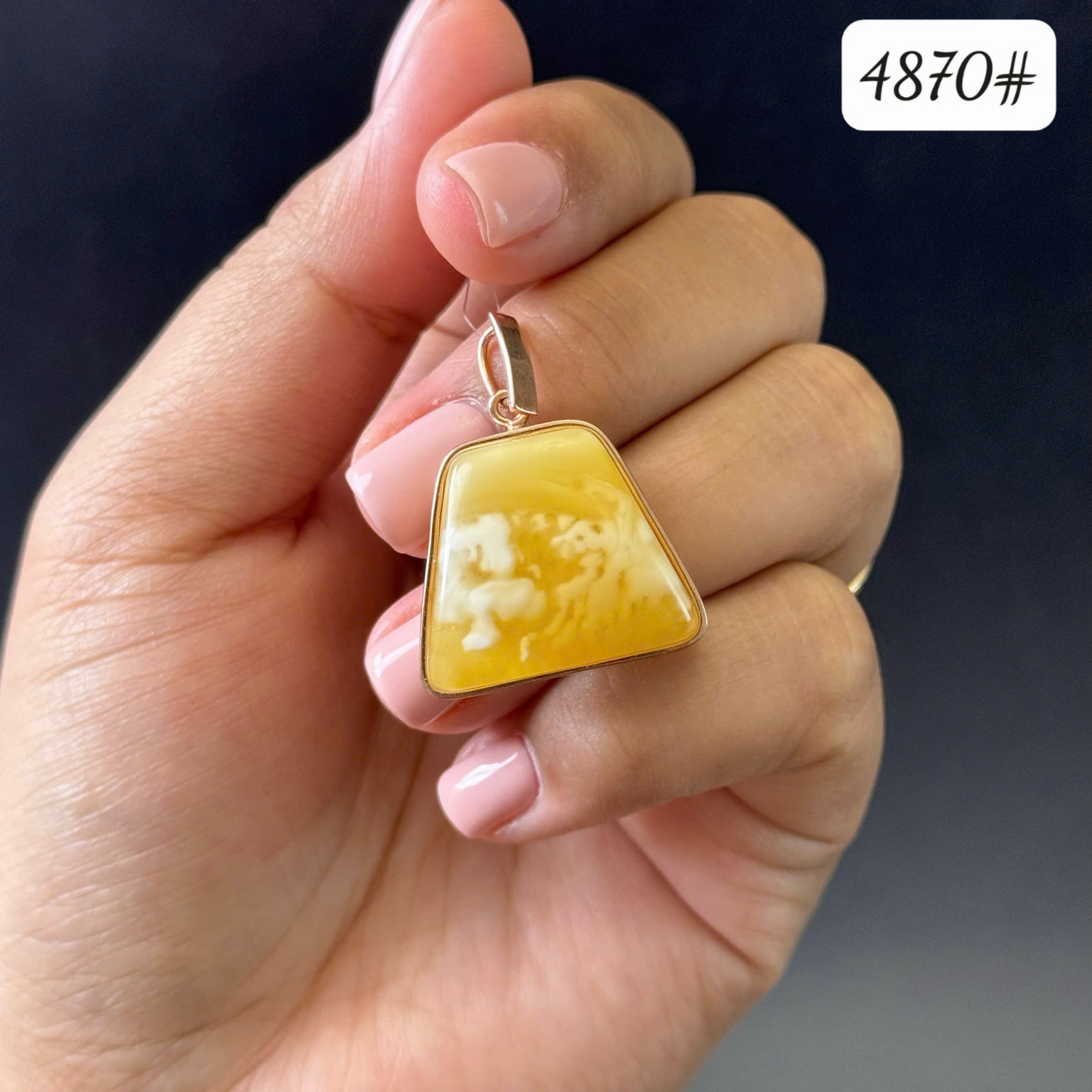 Mặt dây mật sữa 4870