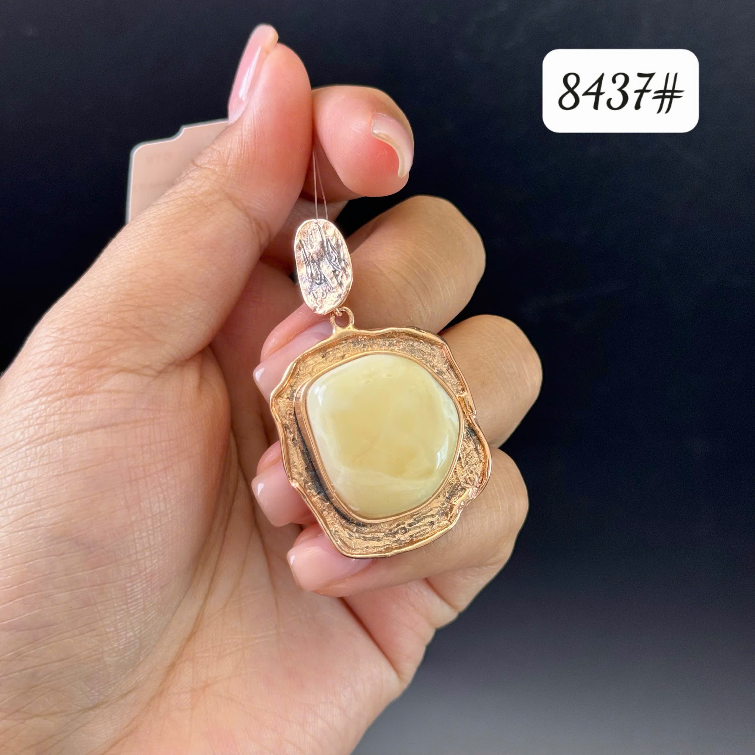 Mặt dây hoàng gia 8437