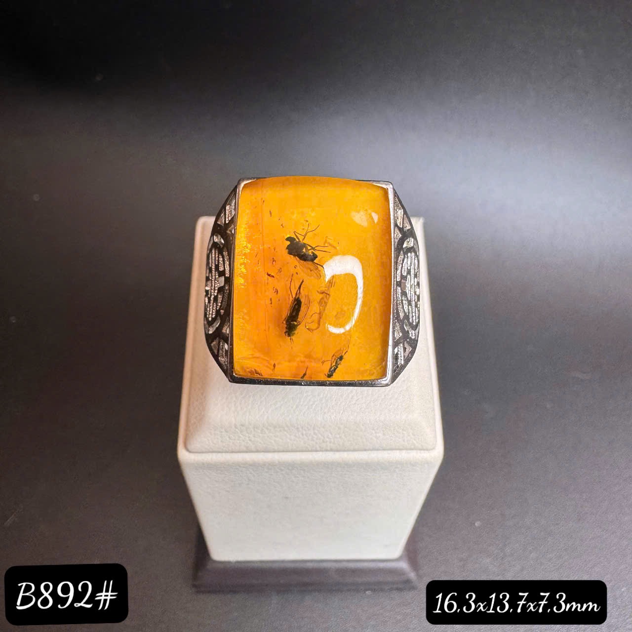 Nhẫn côn trùng B892