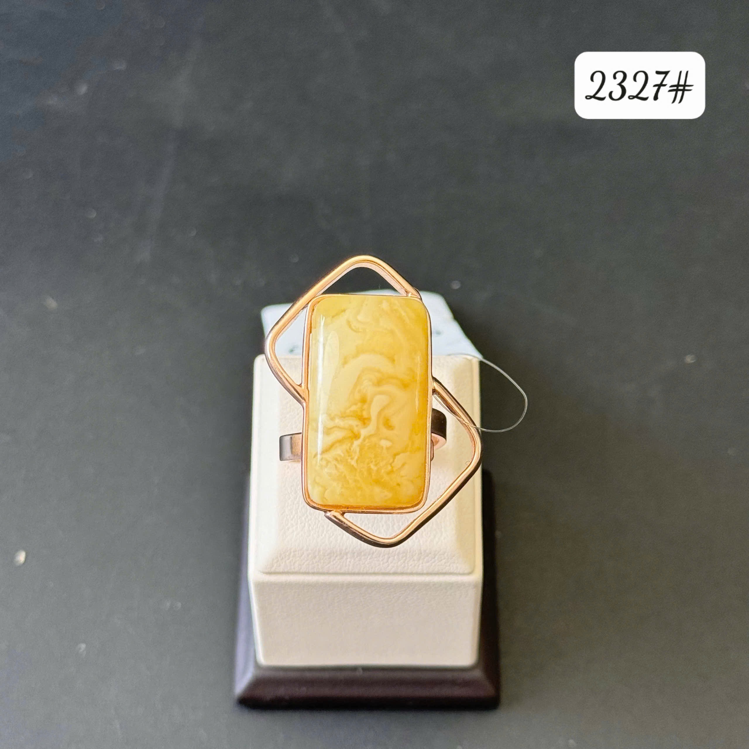 Nhẫn hoàng gia 2327