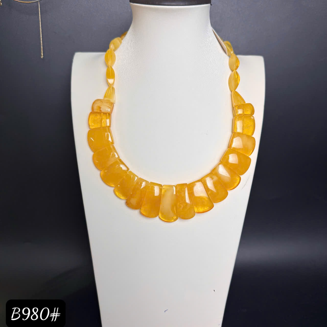 Lắc tay bản màu mật B980