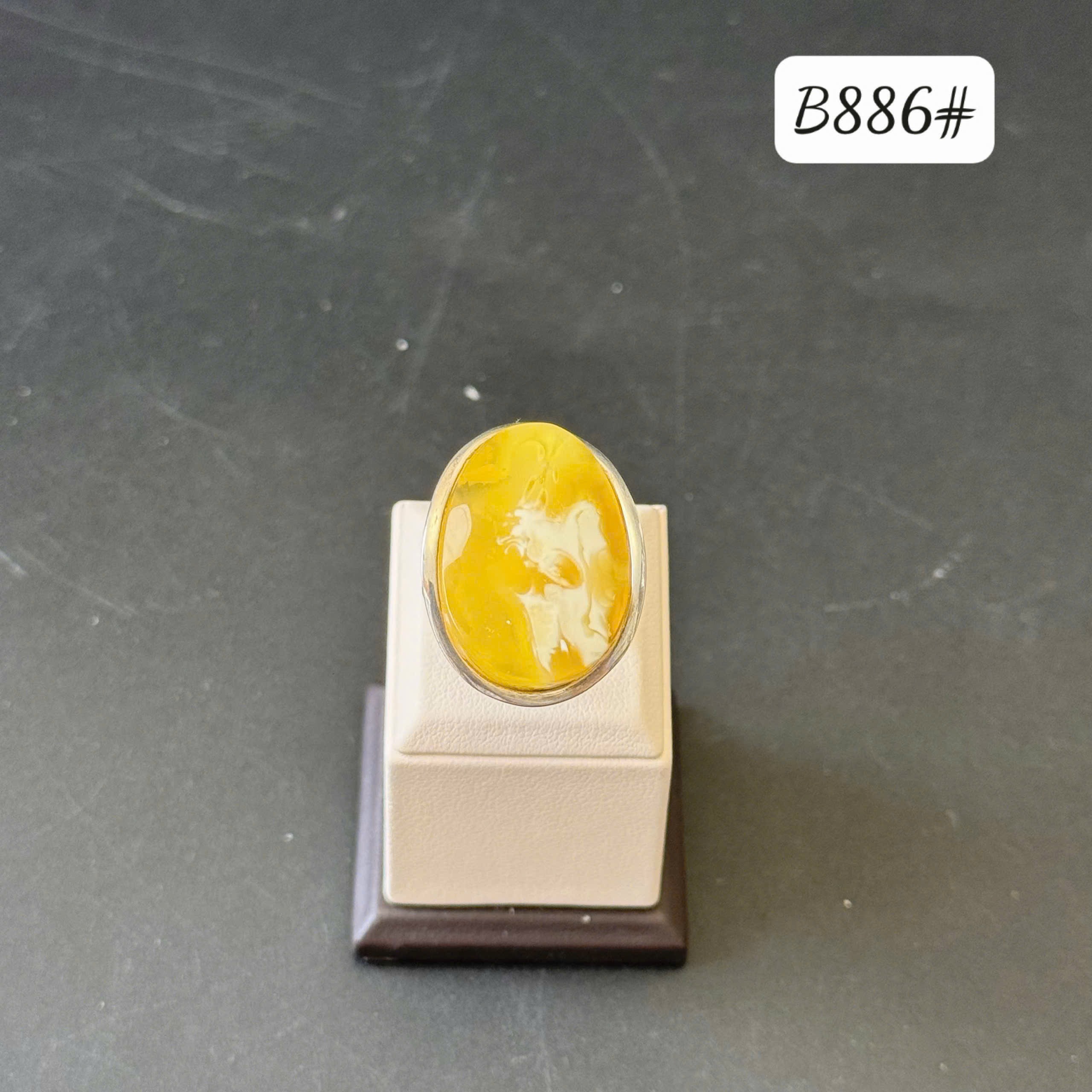 Nhẫn mặt lớn ánh xanh B886