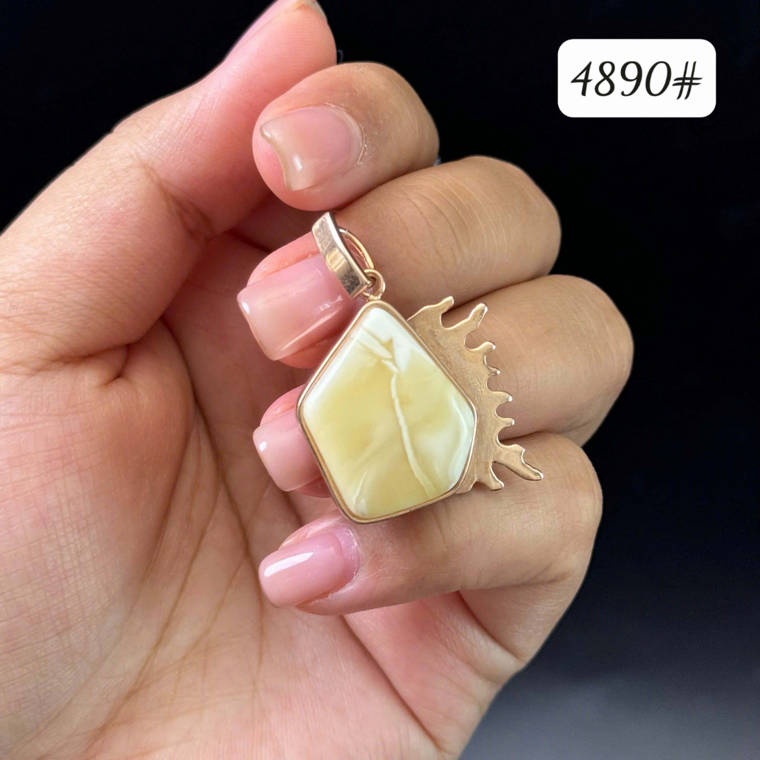 Mặt dây hoàng gia 4890