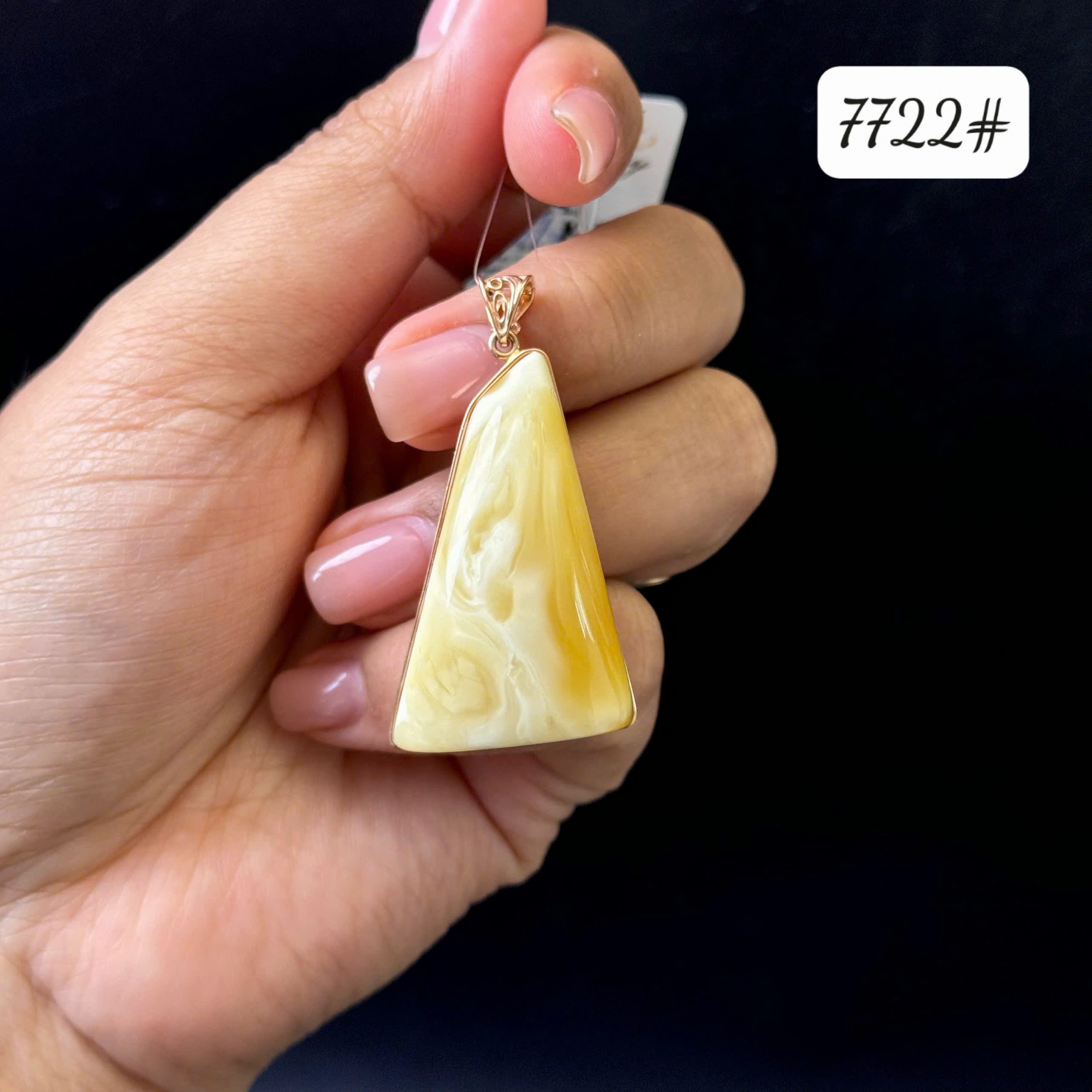 Mặt dây tam giác 7722