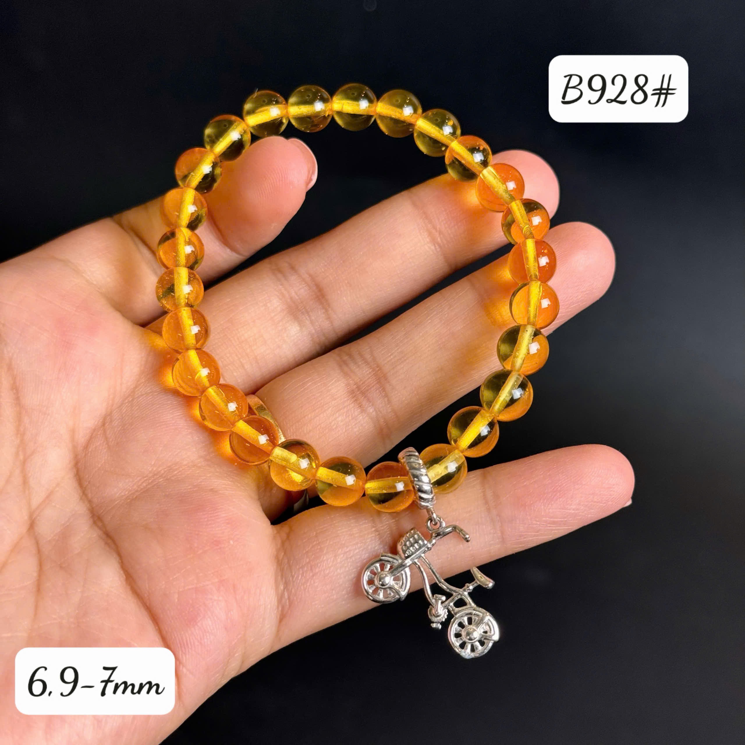 Lắc tay vàng trong B928