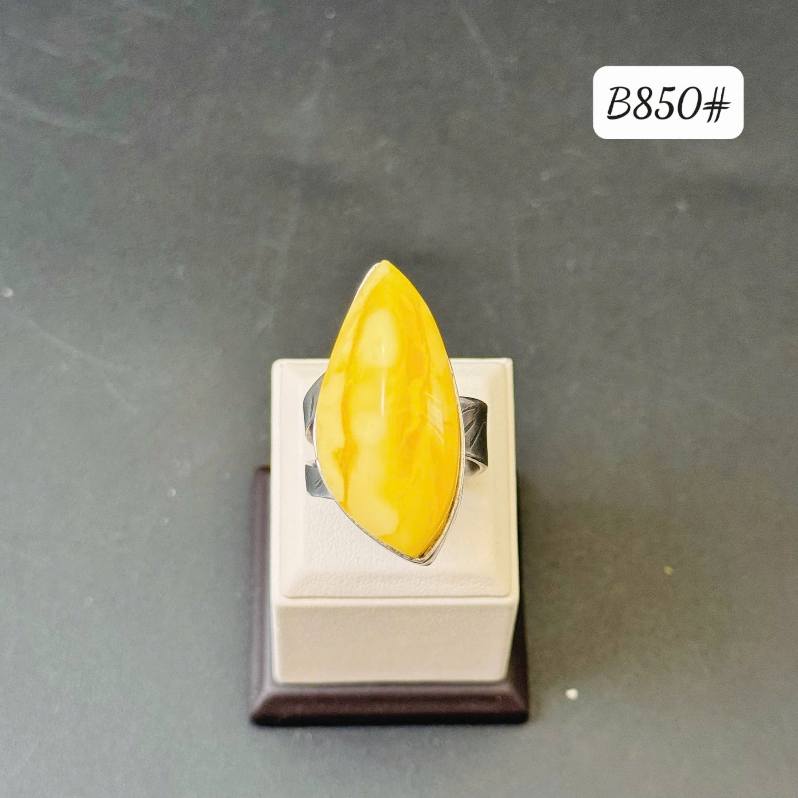 Nhẫn hoàng gia B850