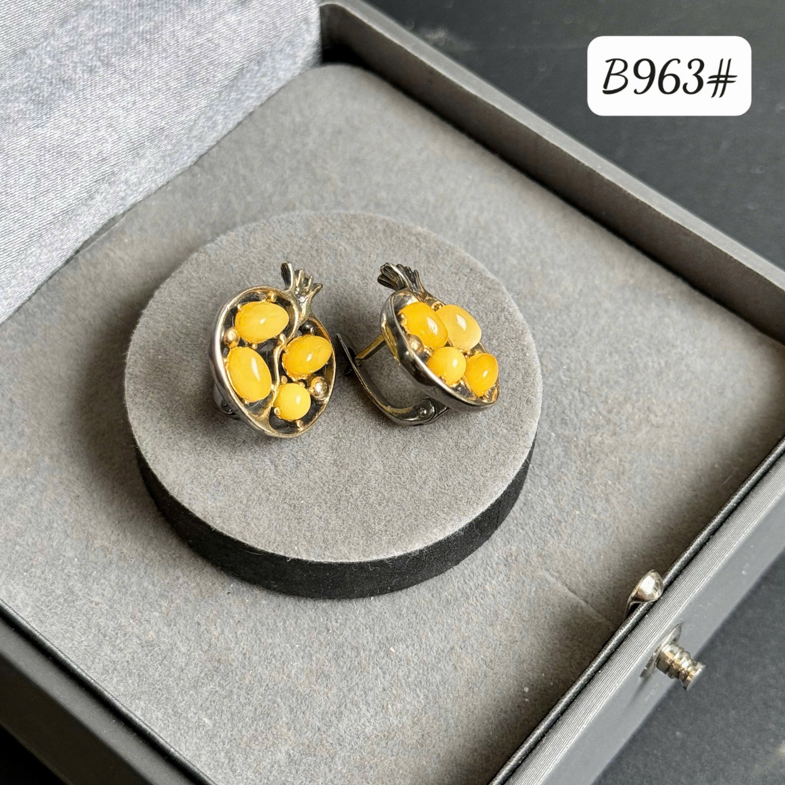 Bông tai quả lịu khung bạc B963
